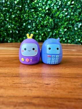 Squish-a-longs by Squishmallows TV and Cell Phone Bundle